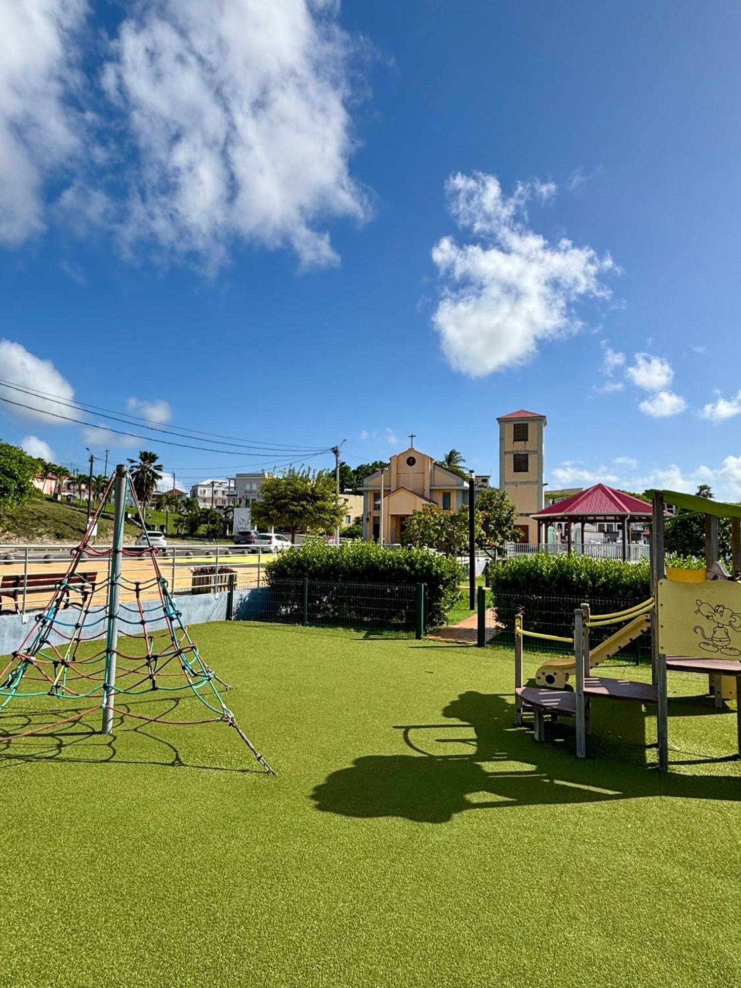 Gite Tournesol - A 2 Min De La Plage Et Du Bourg Anse-Bertrand 外观 照片